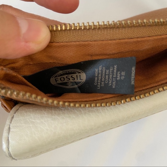 FOSSIL Tri-Colored Wallet - Picture 6 of 6